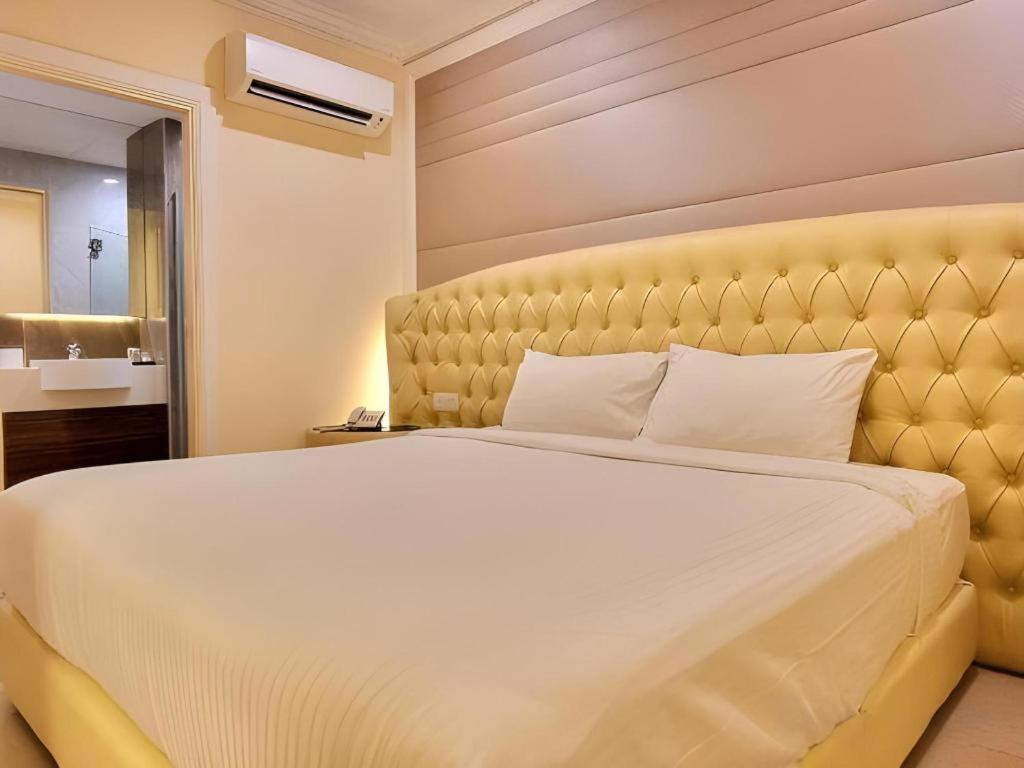 Ritzton Hotel Johor Bahru Exterior foto